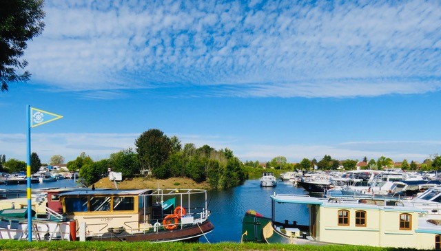 Large river port of Saint-Jean-de-Losne