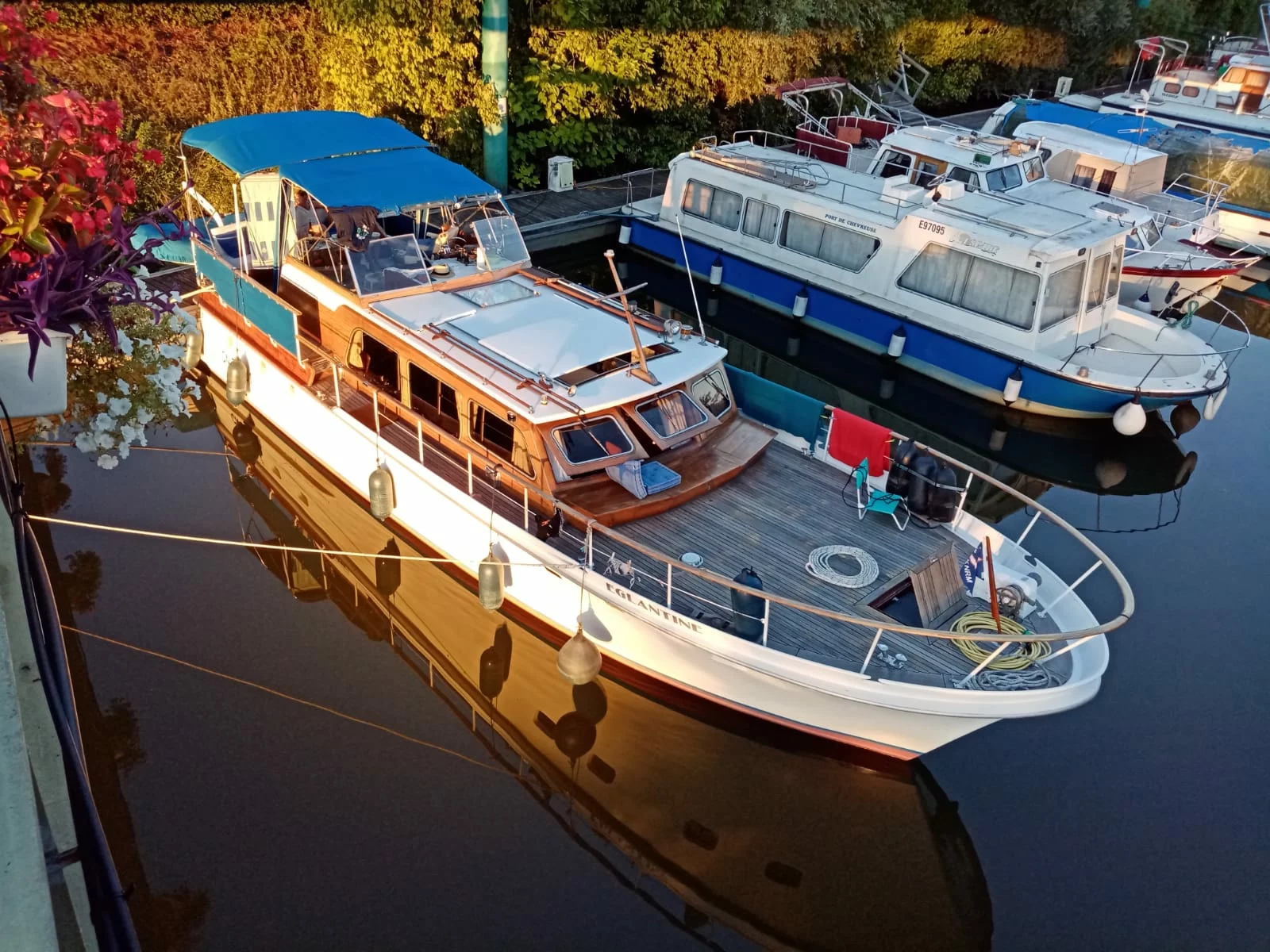 SUPER VAN CRAFT “EGLANTINE”