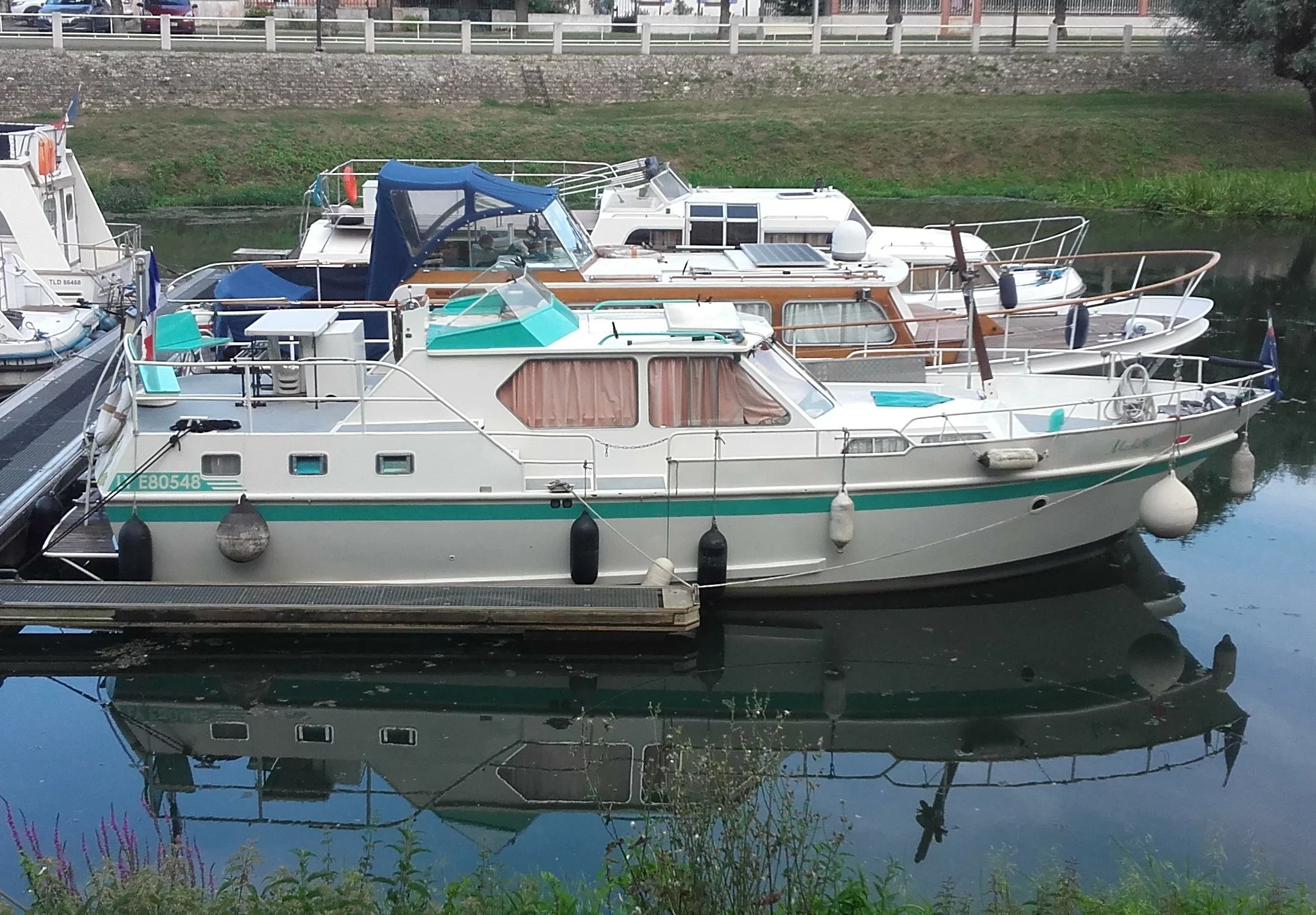Vedette à vendre