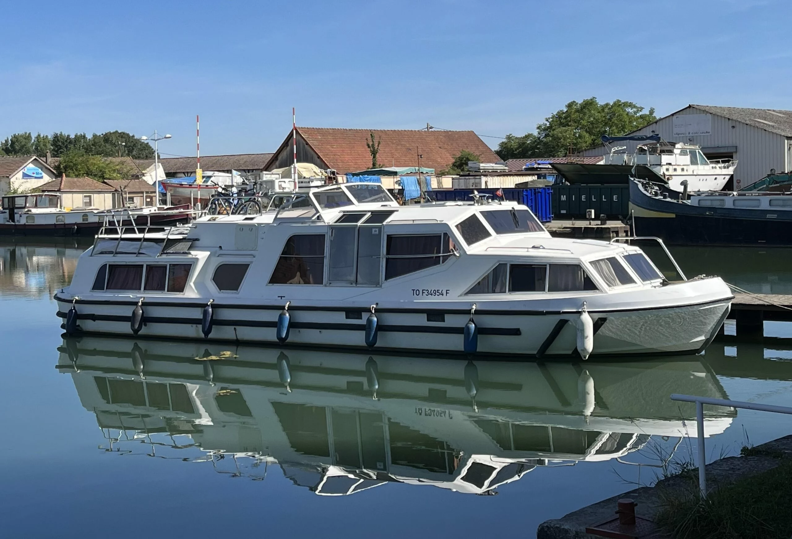 Vedette à vendre