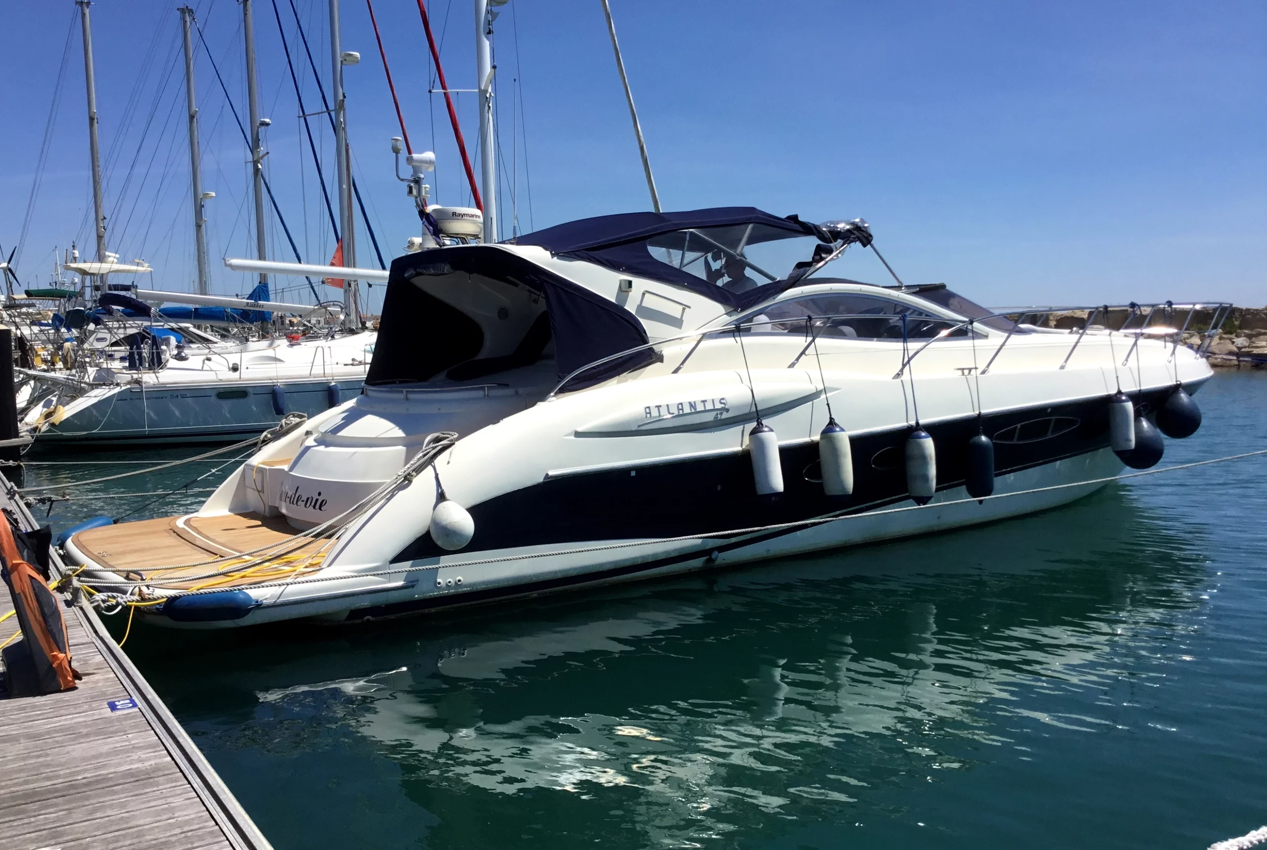 ATLANTIS 47 “EAU DE VIE”