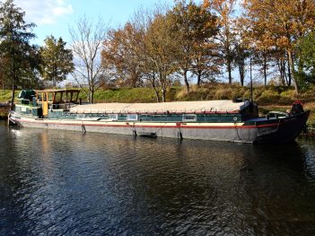 A vendre péniche Volharding Sturier Yachts Head modèle Aak