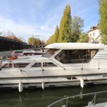 A vendre vedette à moteur pour une navigation fluviale et sur tous les canaux d' Europe