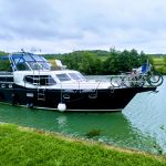 A vendre vedette à moteur pour une navigation mixte fluviale et maritime et qui est visitable dans le Nord de la France