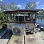 Freycinet barge 38.97 m BONANZA (1957) – wheelhouse seen from the foredeck