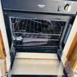 Jeanneau Eau Claire 930 river cruiser Cassis (1985) – Thetford Duplex galley oven open