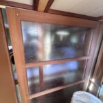 Kim Marine trawler Le Feeling (1977) – frosted glass sliding door of the shower room
