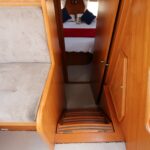 Vrijon Contessa 4.0 Dutch motor yacht Second Pearl (2000) – companionway to the forward cabin