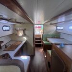 Kim Marine trawler Le Feeling (1977) – saloon with galley and dinette