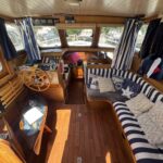 Pedro 30 Dutch motor cruiser Hiva Oa (1991) – wheelhouse saloon and helm station