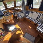 Pedro 30 Dutch motor cruiser Hiva Oa (1991) – corner settee in wheelhouse saloon