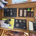 Pedro 30 Dutch motor cruiser Hiva Oa (1991) – dashboard and electrical panel