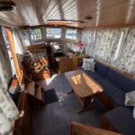 Smelne 1140 Dutch motor cruiser Dreamflower (1985) – saloon looking towards inside helm