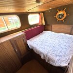 Locaboat 930 canal cruiser Sérénité (1981) – forward cabin with double bed