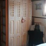 Dutch Hagenaar barge 18 m ANNA (1911) – cabin with louvred wardrobe