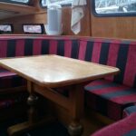 Linssen 372 SX LE VOGUE Dutch motor yacht (1992) – saloon dinette with bench seating