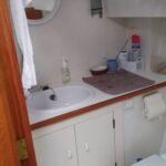 Linssen 372 SX LE VOGUE Dutch motor yacht (1992) – heads with washbasin and toilet