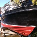 Linssen 372 SX LE VOGUE Dutch motor yacht (1992) – steel bow and hull out of water