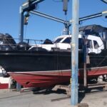Linssen 372 SX LE VOGUE Dutch motor yacht (1992) – steel hull out of water on travel lift