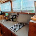 Dutch motor cruiser Helena Cruiser (1980) – galley with gas hob and sink