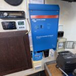 Connoisseur 1135 river cruiser Ingrine (1986) – Victron inverter and solar controller