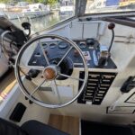 Connoisseur 1135 river cruiser Ingrine (1986) – helm station and instrument panel