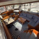 Van Vliet Atico 38 motor cruiser Joanne (1994) – saloon with corner sofa and dinette