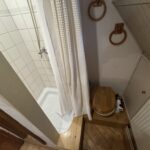Dutch Luxe-Motor barge Dulcinea (1929) – tiled shower cubicle and toilet
