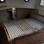 Dutch Luxe-Motor barge 14.50 m (1928) – berth area with slatted bed base and washing machine